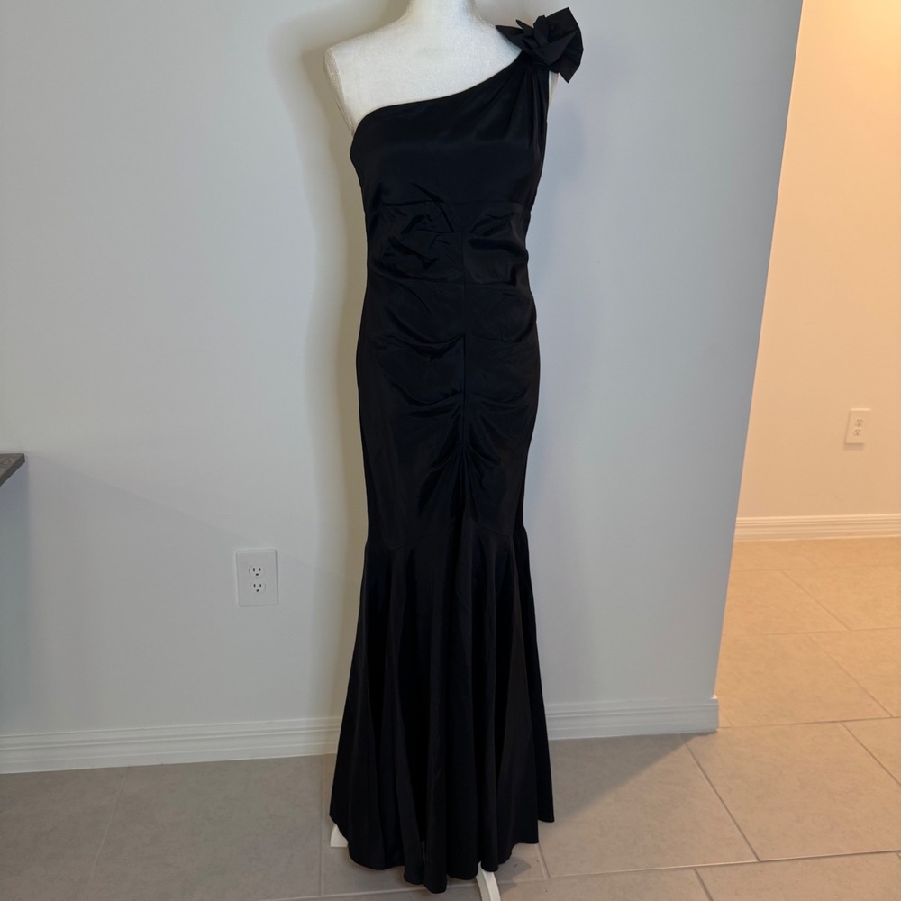 Xscape all Black One Shoulder stretch Mermaid fairy goth Evening Gown Large